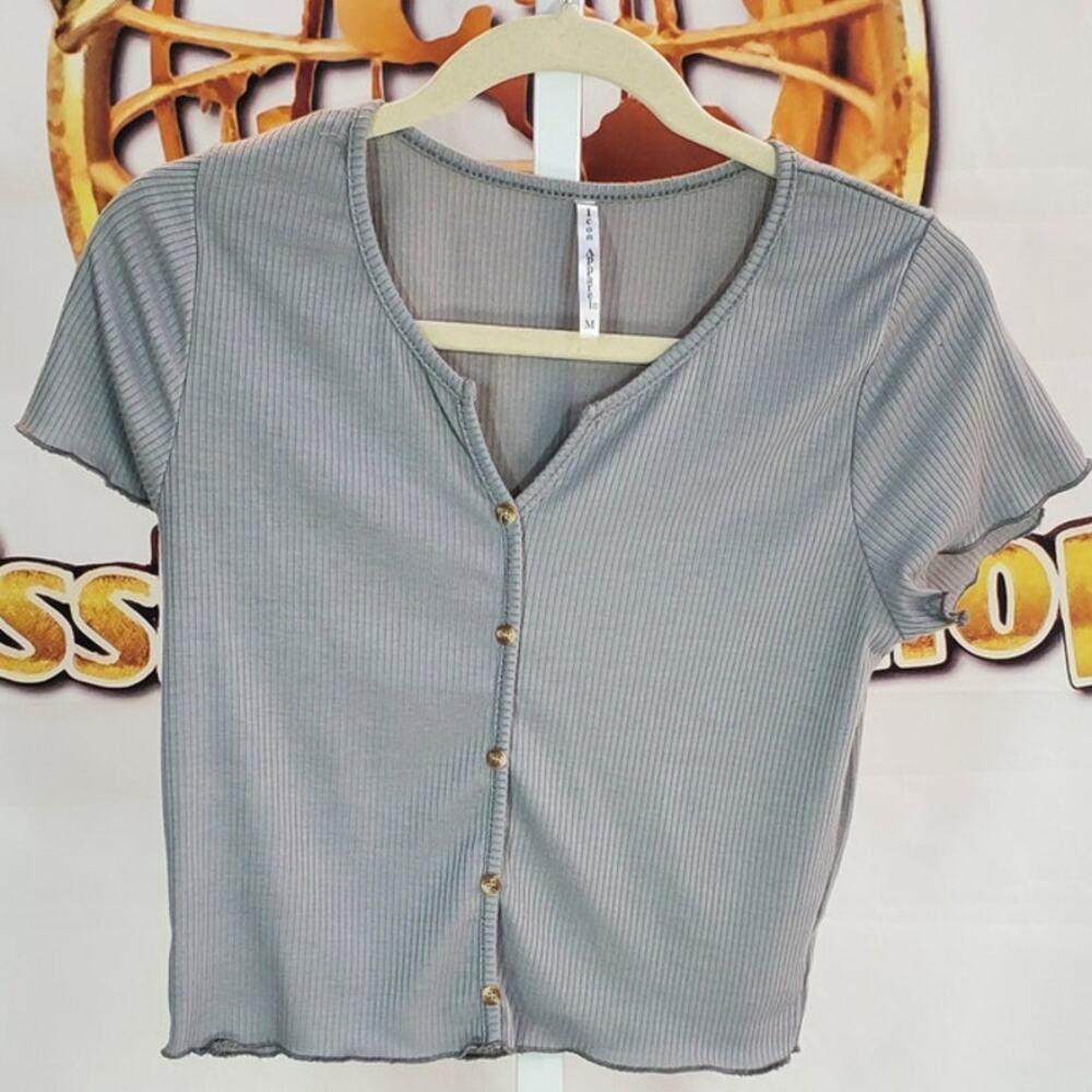 Gray Ribbed Button Front Crop Top Medium